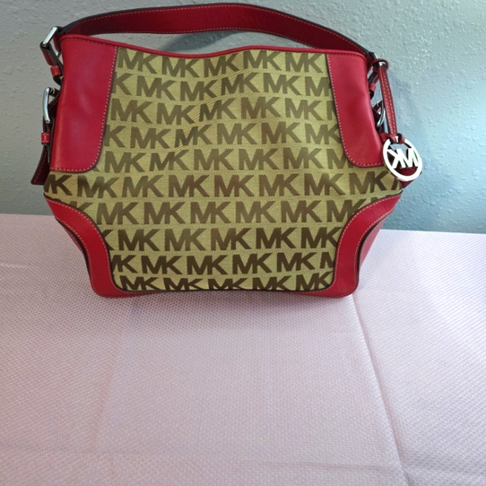 MK Handbag - Picture 3 of 8